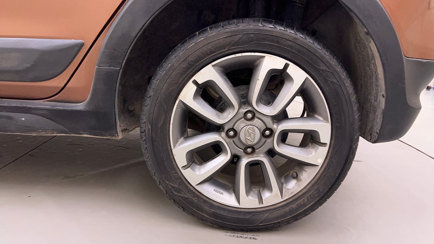 Used 2018 Hyundai i20 Active 1.2 SX Petrol Manual tyres LEFT REAR TYRE RIM VIEW