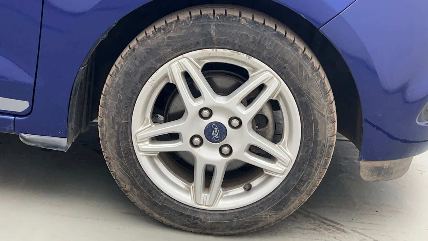 Used 2017 Ford Figo Aspire Titanium 1.2 Ti-VCT Sports Edition Petrol Manual tyres RIGHT FRONT TYRE RIM VIEW