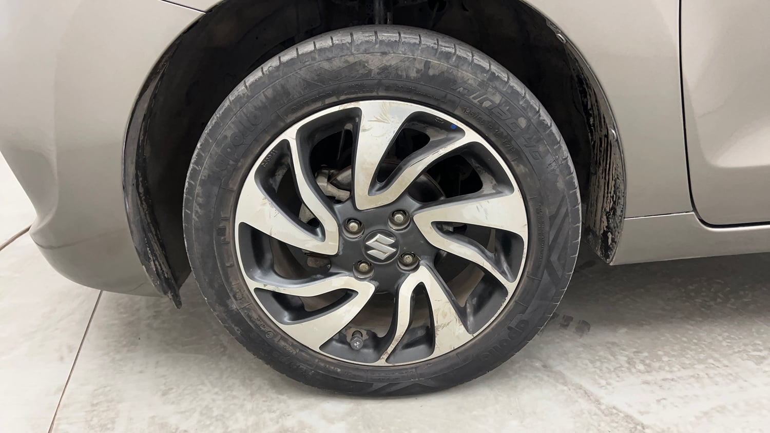 Used 2020 Maruti Suzuki Baleno Zeta Petrol Manual tyres LEFT FRONT TYRE RIM VIEW