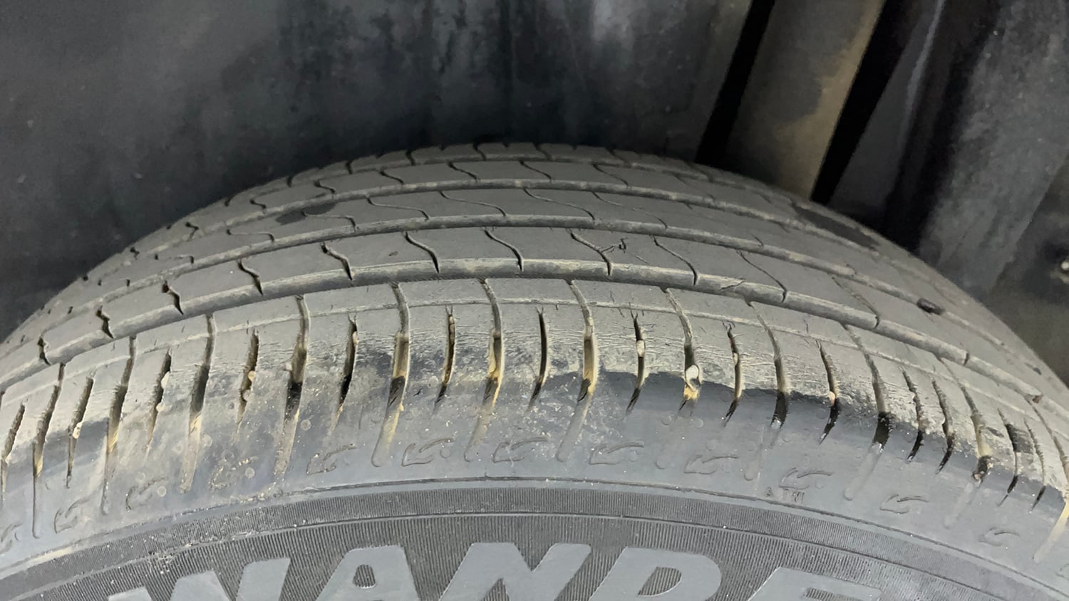 Used 2023 Maruti Suzuki Brezza ZXi Plus Petrol Manual tyres LEFT REAR TYRE TREAD VIEW