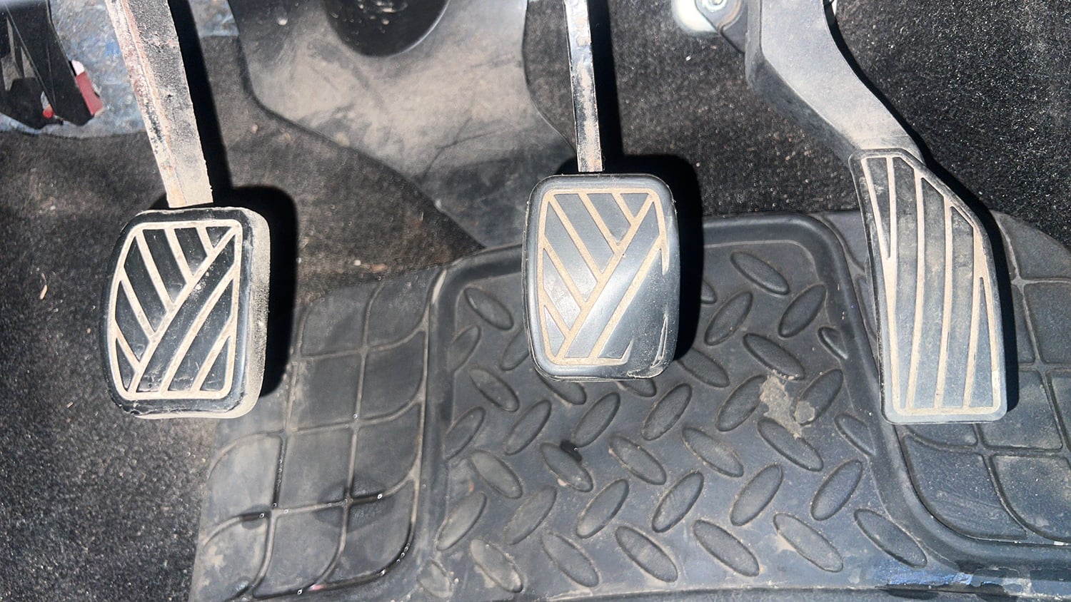 Used 2013 Maruti Suzuki Swift VXi Petrol Manual interior PEDALS VIEW