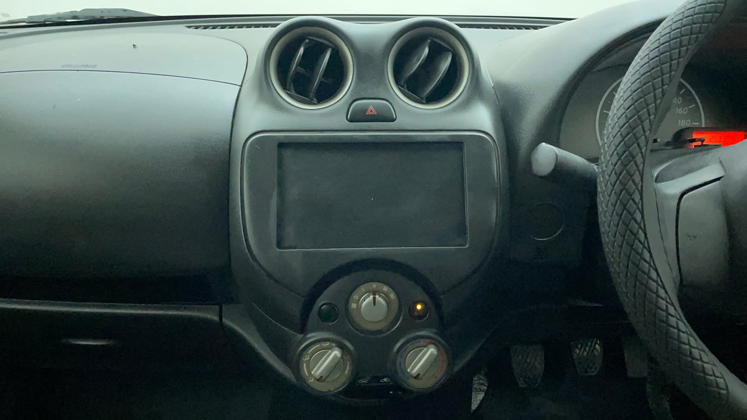 Used 2019 Nissan Micra Active XL Petrol Manual interior MUSIC SYSTEM & AC CONTROL VIEW