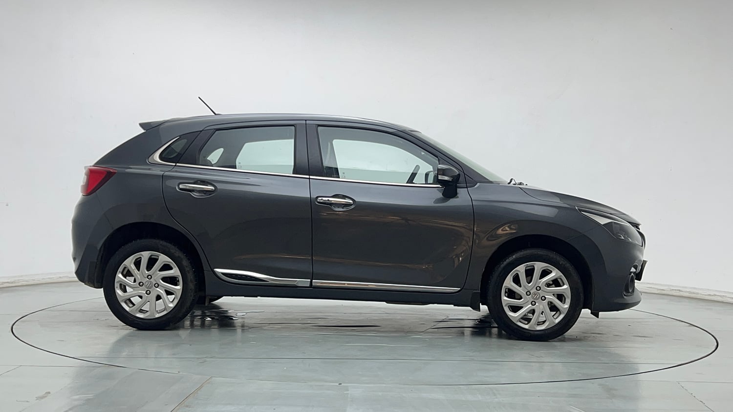 Used 2025 Maruti Suzuki Baleno Zeta MT Petrol Manual exterior RIGHT SIDE VIEW
