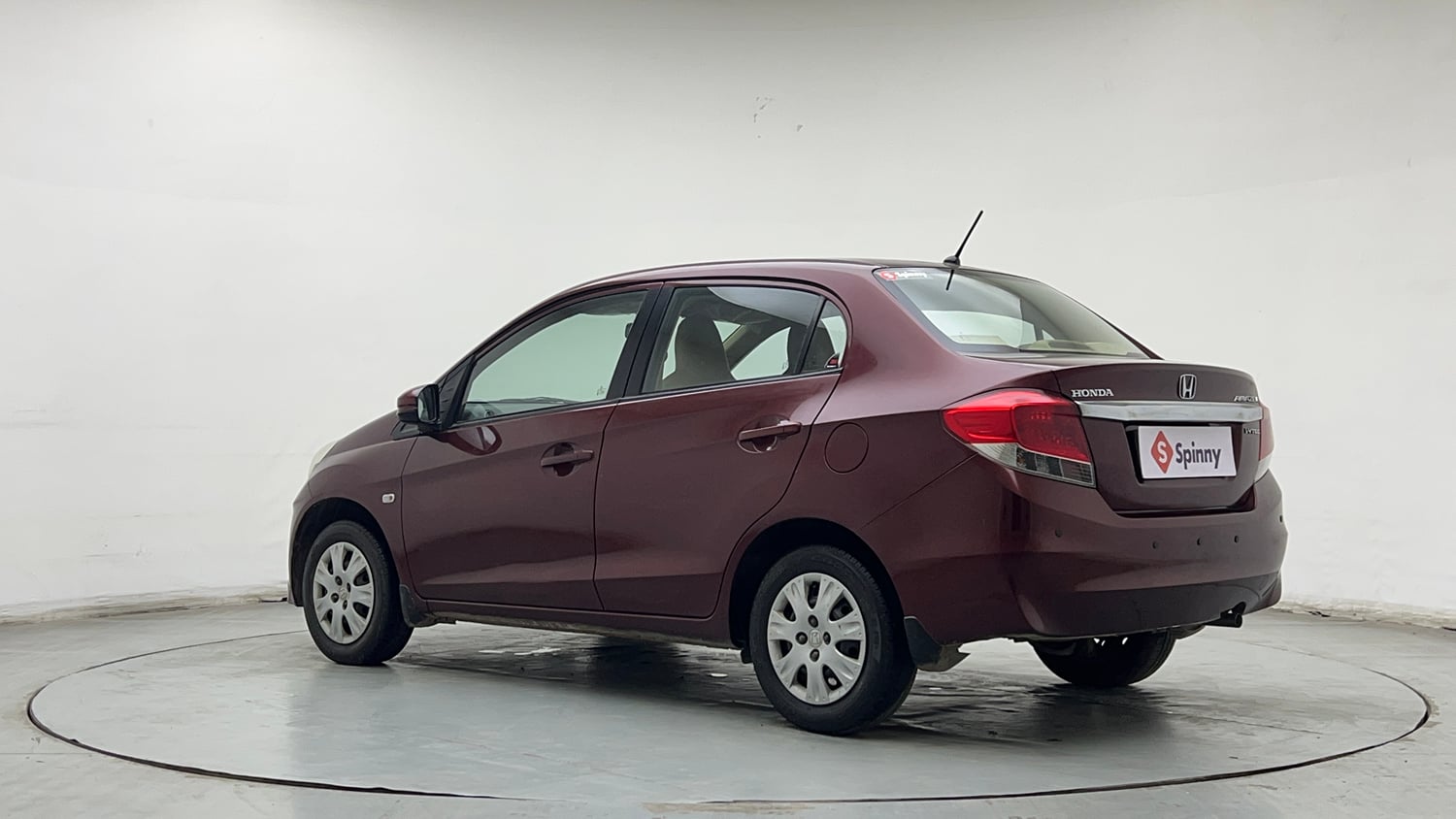 Used 2015 Honda Amaze 1.2 S i-VTEC Petrol Manual exterior LEFT REAR CORNER VIEW