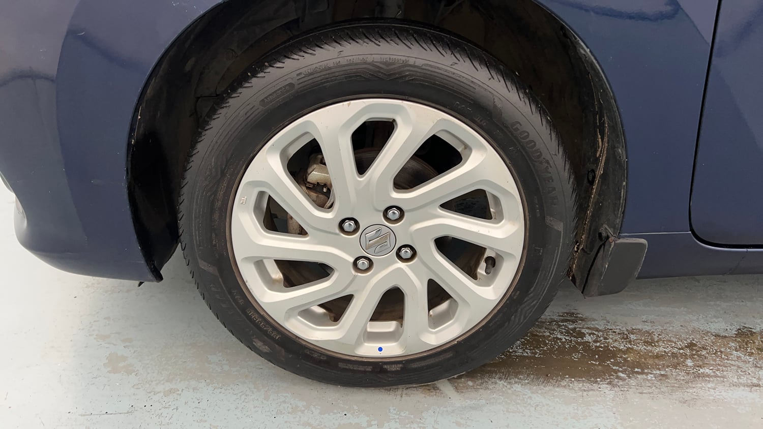 Used 2022 Maruti Suzuki Baleno Zeta AGS Petrol Automatic tyres LEFT FRONT TYRE RIM VIEW