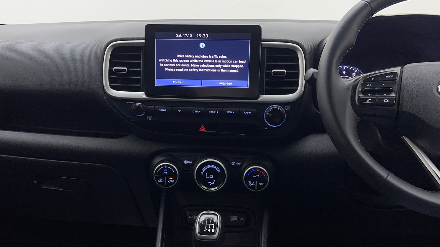 Used 2022 Hyundai Venue SX 1.0 Turbo iMT Petrol Manual interior MUSIC SYSTEM & AC CONTROL VIEW
