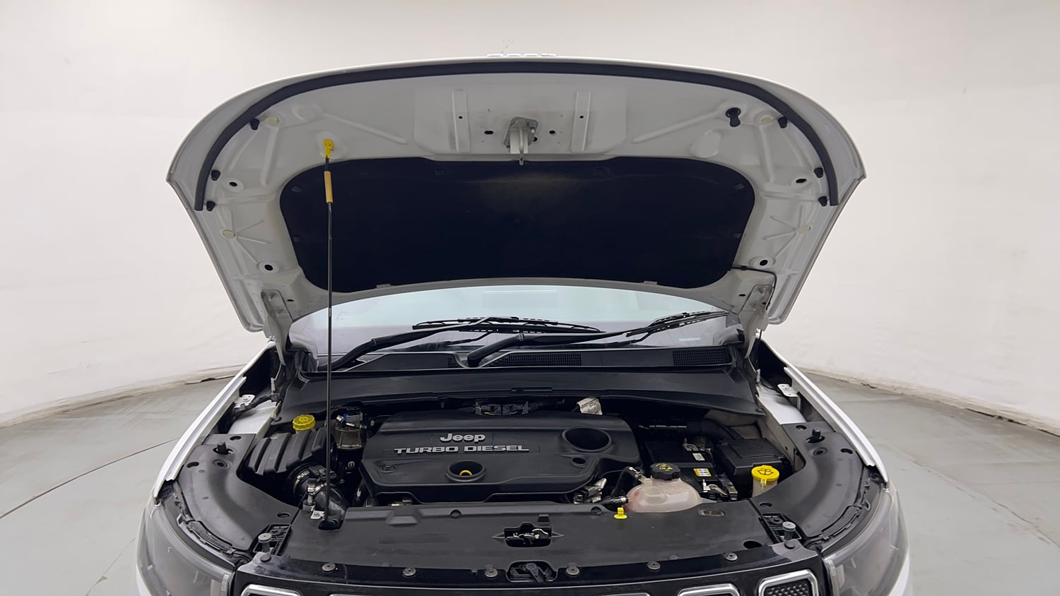 Used 2024 Jeep Compass Limited (O) 2.0 Diesel Diesel Manual engine ENGINE & BONNET OPEN FRONT VIEW