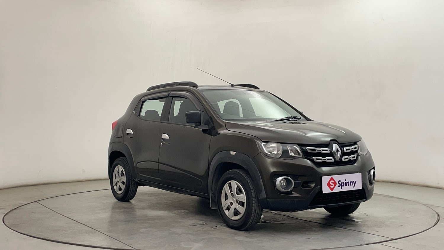 Used 2016 Renault Kwid RXT Petrol Manual exterior RIGHT FRONT CORNER VIEW