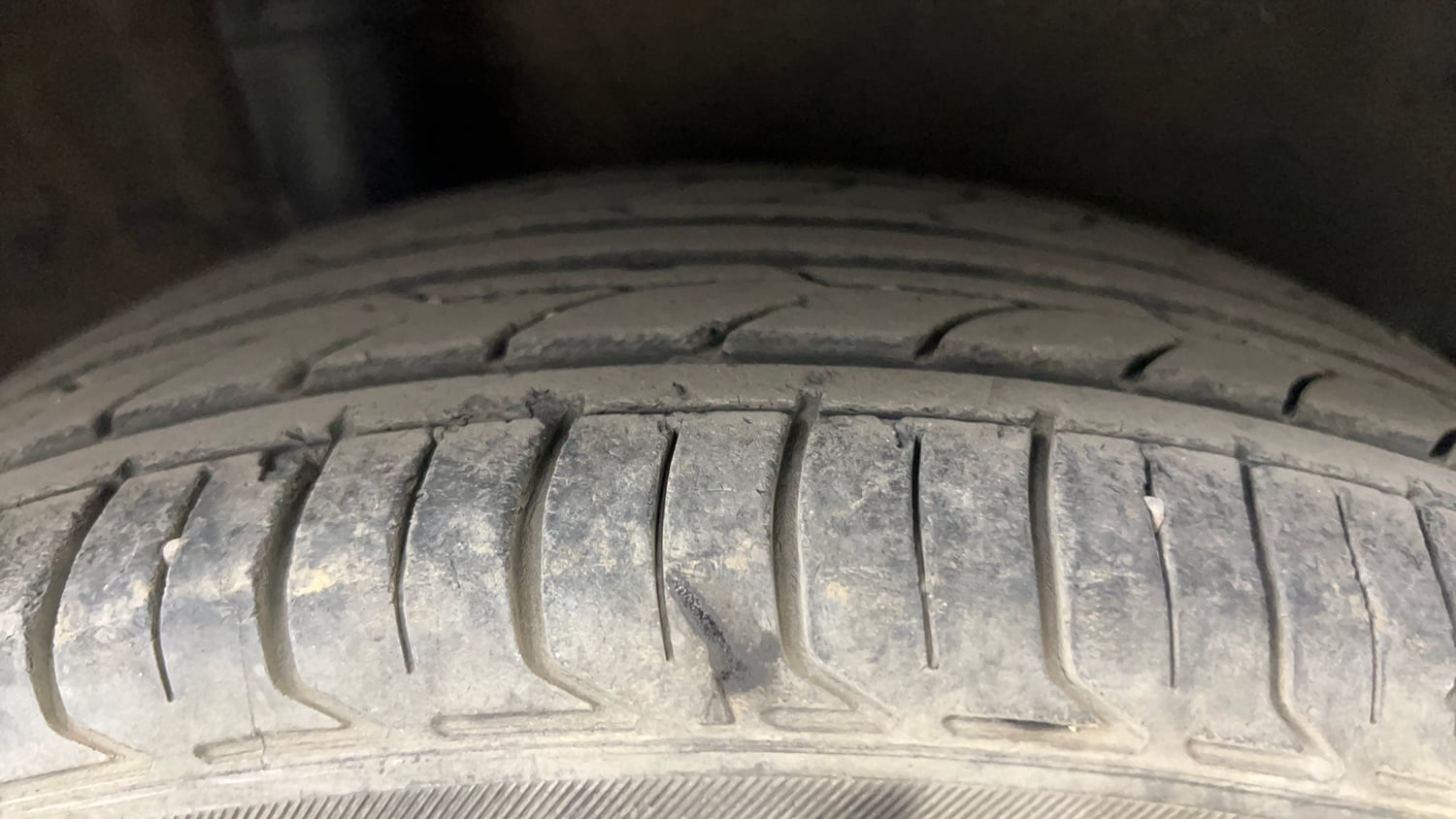 Used 2015 Honda Jazz SV Petrol Petrol Manual tyres RIGHT REAR TYRE TREAD VIEW