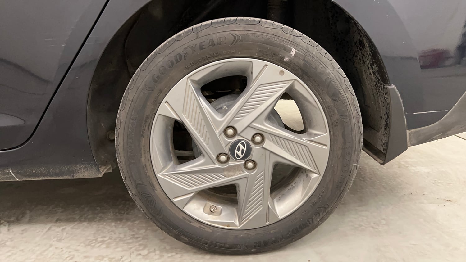 Used 2022 Hyundai Verna SX 1.5 VTVT IVT Petrol Automatic tyres LEFT REAR TYRE RIM VIEW