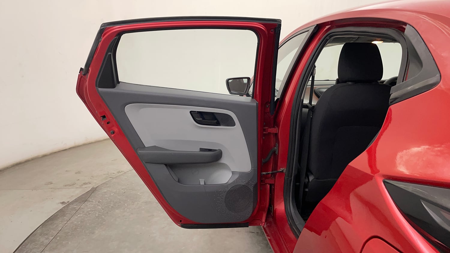 Used 2020 Tata Altroz XT Petrol Petrol Manual interior LEFT REAR DOOR OPEN VIEW