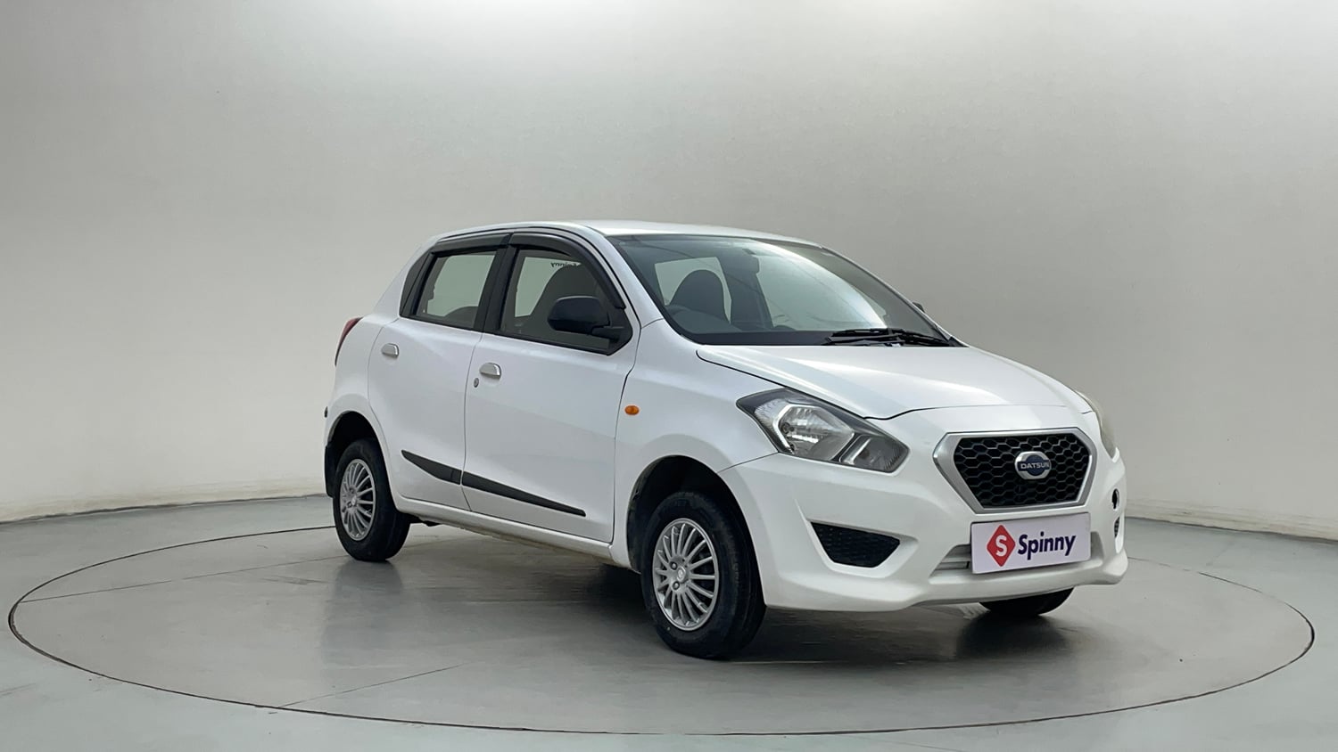 Used 2016 Datsun GO T Petrol Manual exterior RIGHT FRONT CORNER VIEW
