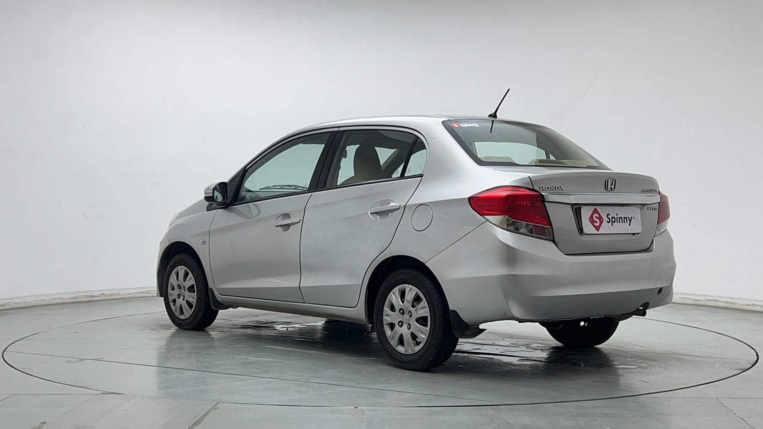 Used 2015 Honda Amaze 1.2 S i-VTEC Petrol Manual exterior LEFT REAR CORNER VIEW