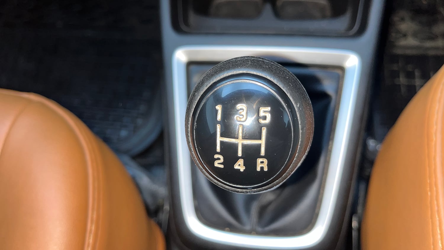 Used 2022 Maruti Suzuki Swift VXi Petrol Manual interior GEAR  KNOB VIEW