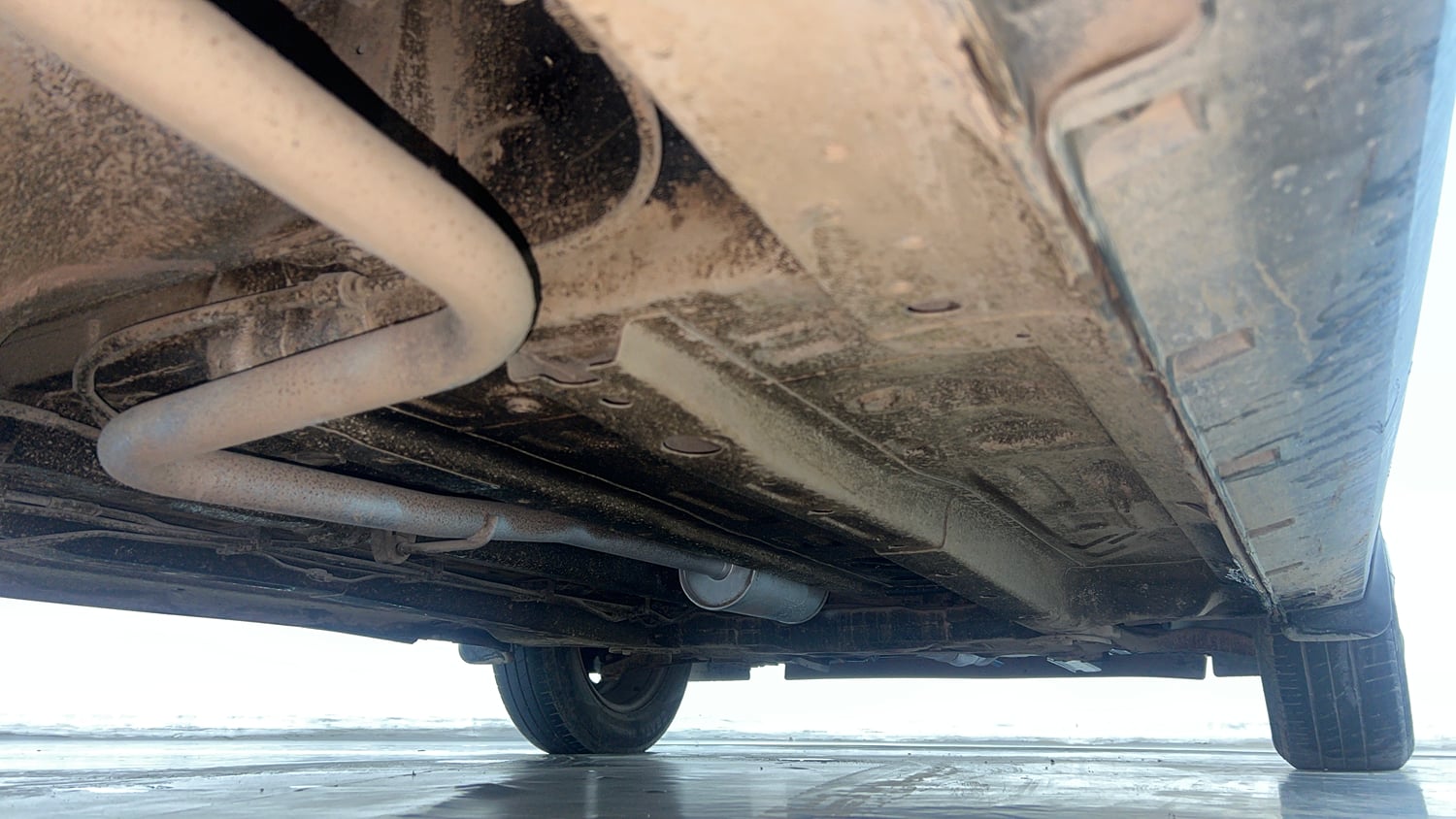 Used 2022 Tata Punch Pure MT Petrol + CNG(Outside Fitted) Cng Manual extra REAR RIGHT UNDERBODY VIEW
