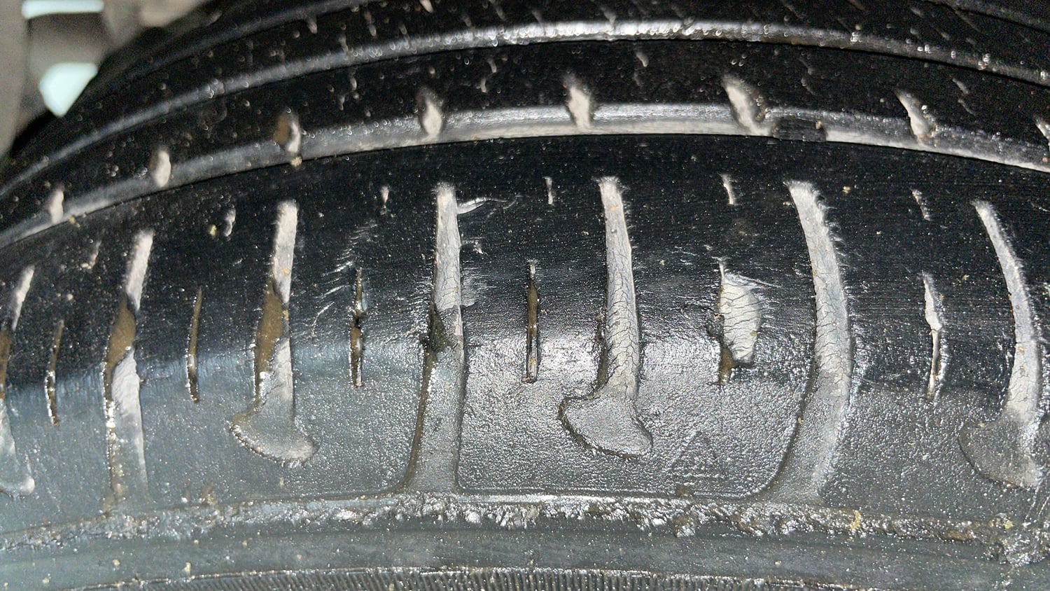 Used 2018 Hyundai Grand i10 Magna 1.2 Kappa VTVT Petrol Manual tyres RIGHT REAR TYRE TREAD VIEW