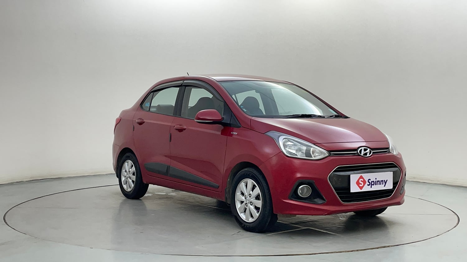 Used 2017 Hyundai Xcent SX 1.1 CRDi Diesel Manual exterior RIGHT FRONT CORNER VIEW
