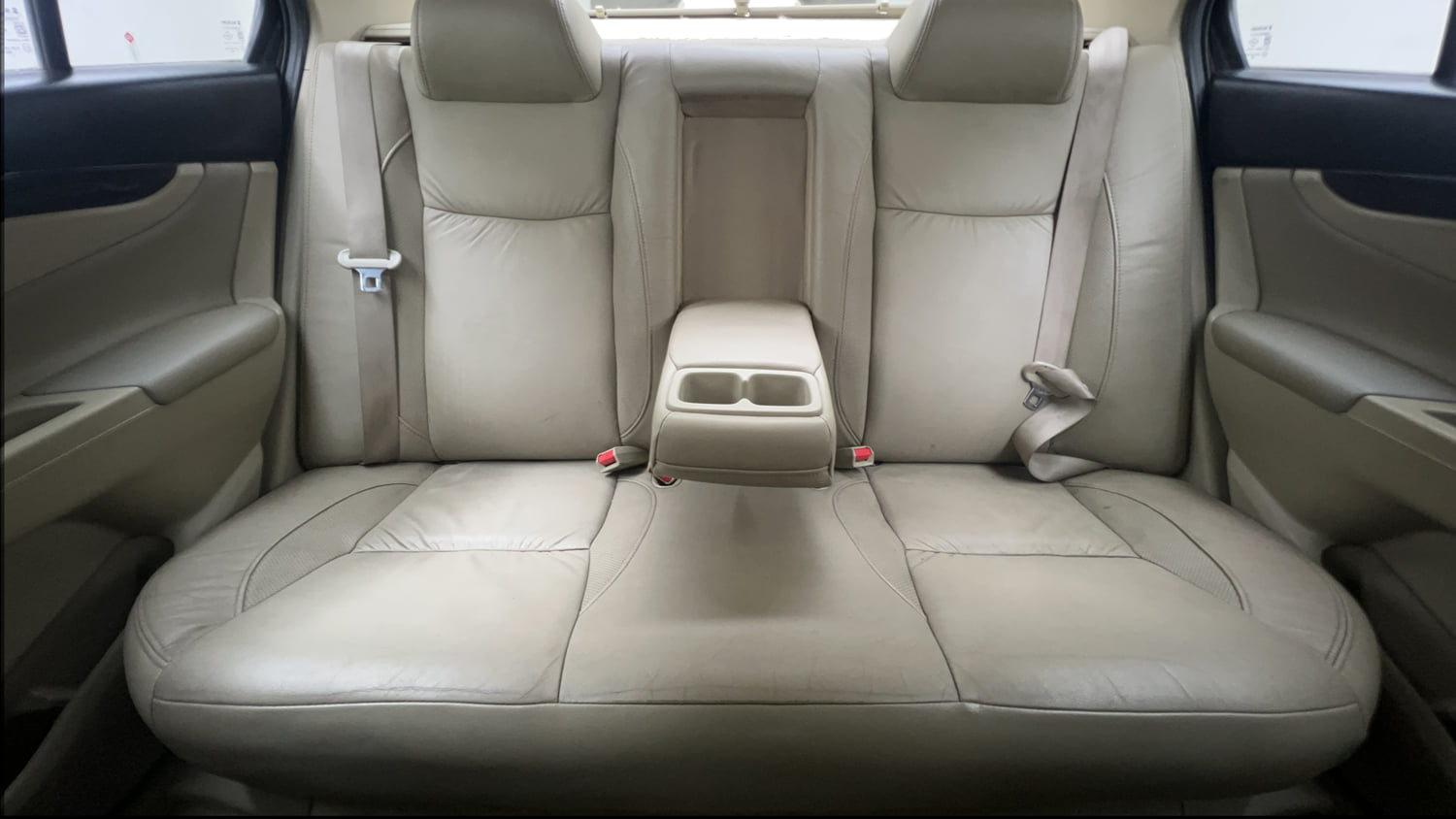 Used 2017 Maruti Suzuki Ciaz Alpha 1.4 MT Petrol Manual interior REAR SEAT CONDITION VIEW