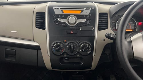 Used 2016 Maruti Suzuki Wagon R VXI Petrol Manual interior MUSIC SYSTEM & AC CONTROL VIEW
