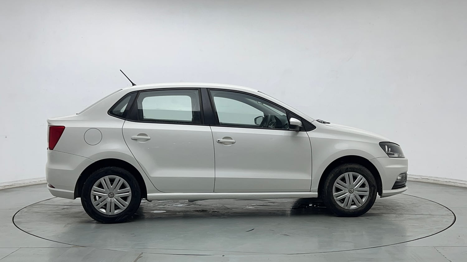 Used 2019 Volkswagen Ameo  1.0 Trendline Petrol + CNG(Outside Fitted) Petrol+cng Manual exterior RIGHT SIDE VIEW