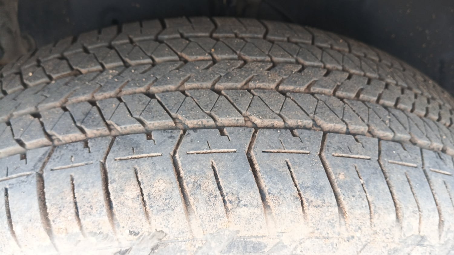 Used 2018 Mahindra XUV500 W9 Diesel Manual tyres RIGHT REAR TYRE TREAD VIEW