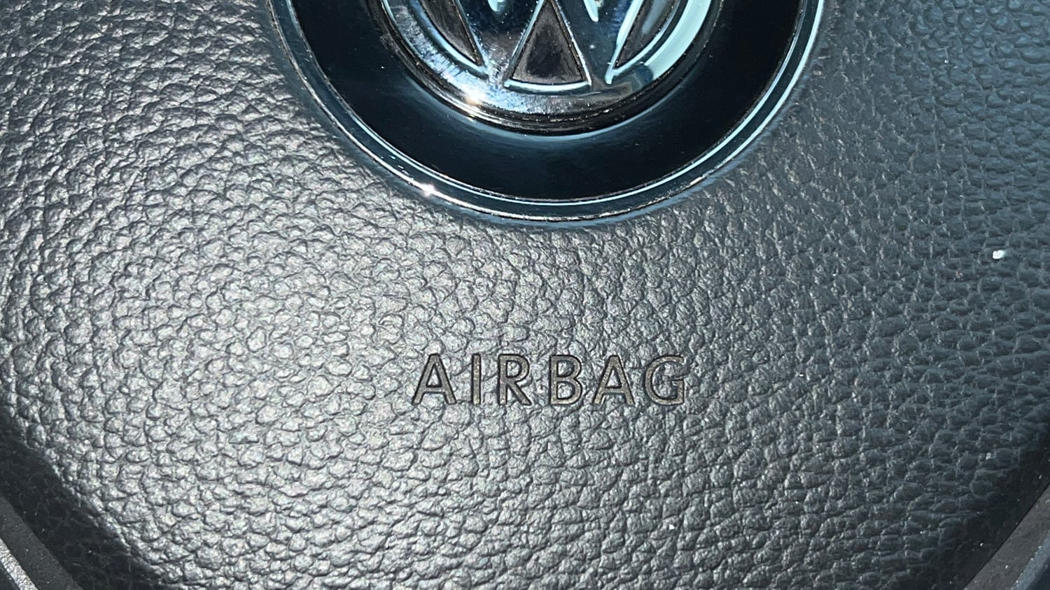 Used 2017 Volkswagen Polo Comfortline 1.2L (P) Petrol Manual top_features Airbags
