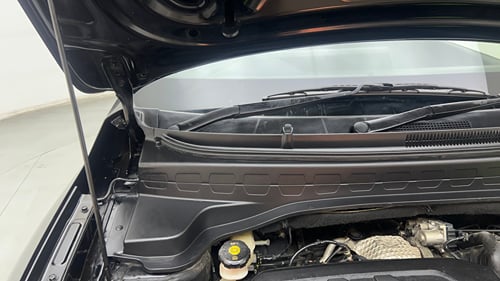 Used 2022 Kia Sonet GTX Plus 1.5 AT Diesel Automatic engine ENGINE RIGHT SIDE HINGE & APRON VIEW