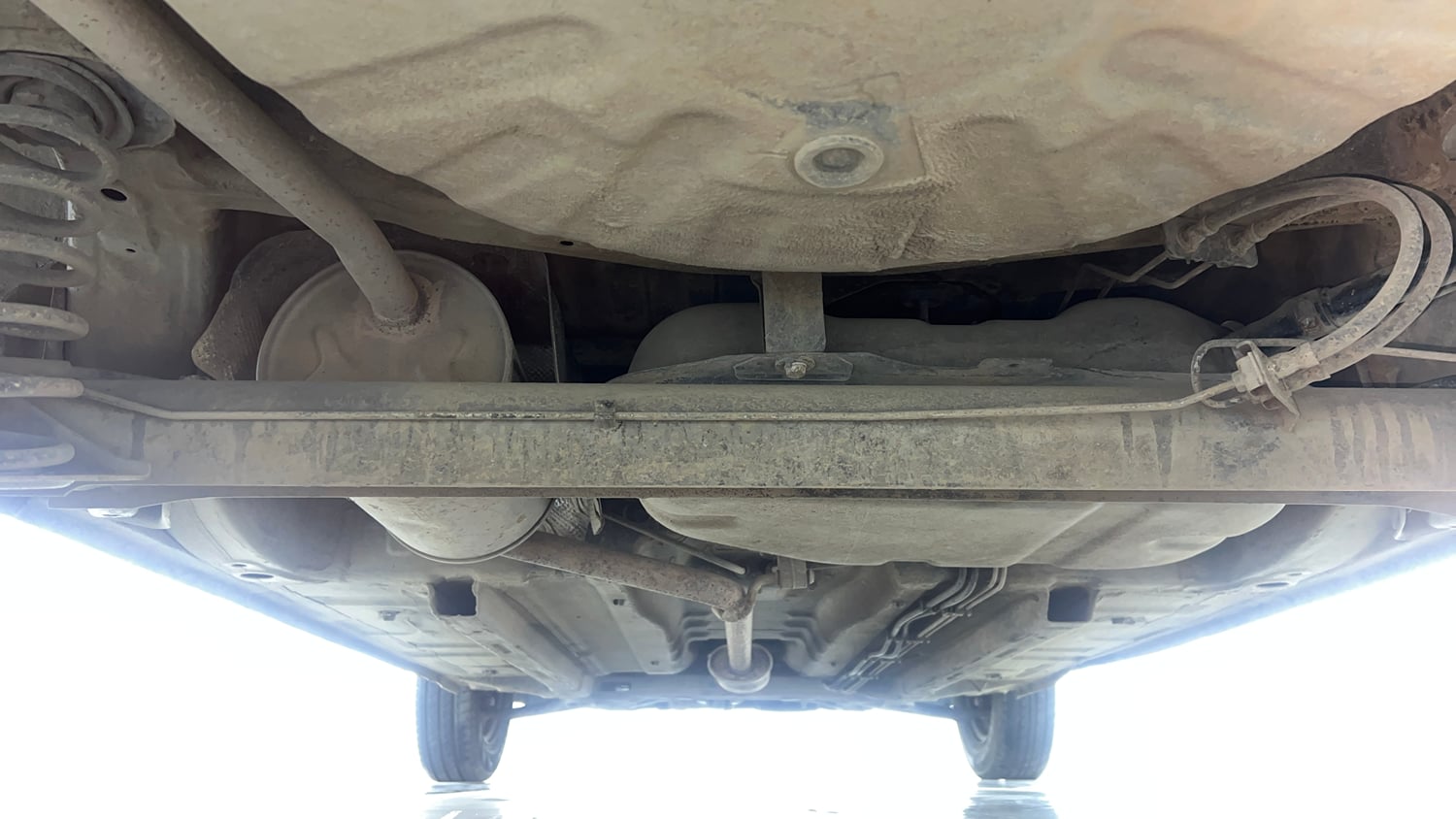 Used 2018 Renault Kwid 1.0 RXT AMT Opt Petrol Automatic extra REAR UNDERBODY VIEW (TAKEN FROM REAR)