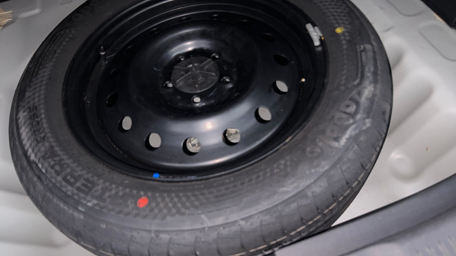 Used 2024 Maruti Suzuki Grand Vitara Delta Smart Hybrid Petrol Manual tyres SPARE TYRE VIEW