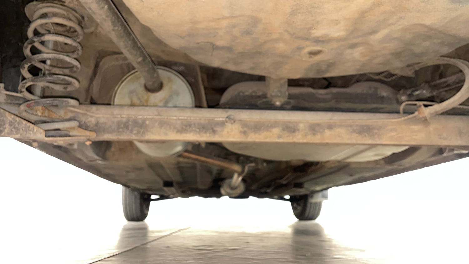 Used 2016 Renault Kwid RXT Petrol Manual extra REAR UNDERBODY VIEW (TAKEN FROM REAR)