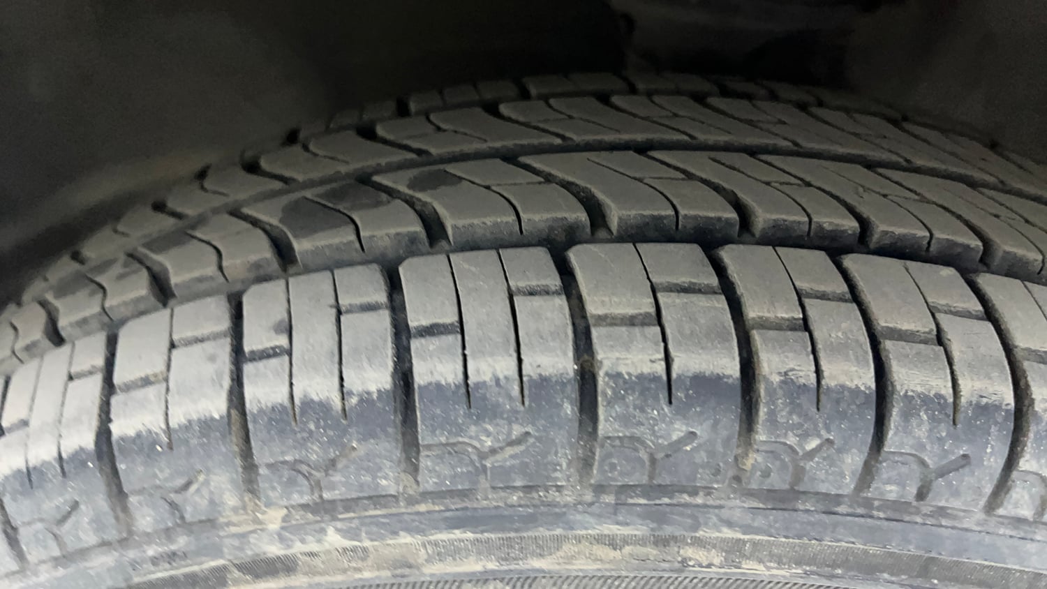 Used 2019 Maruti Suzuki Alto 800 VXi (O) Petrol Manual tyres LEFT FRONT TYRE TREAD VIEW