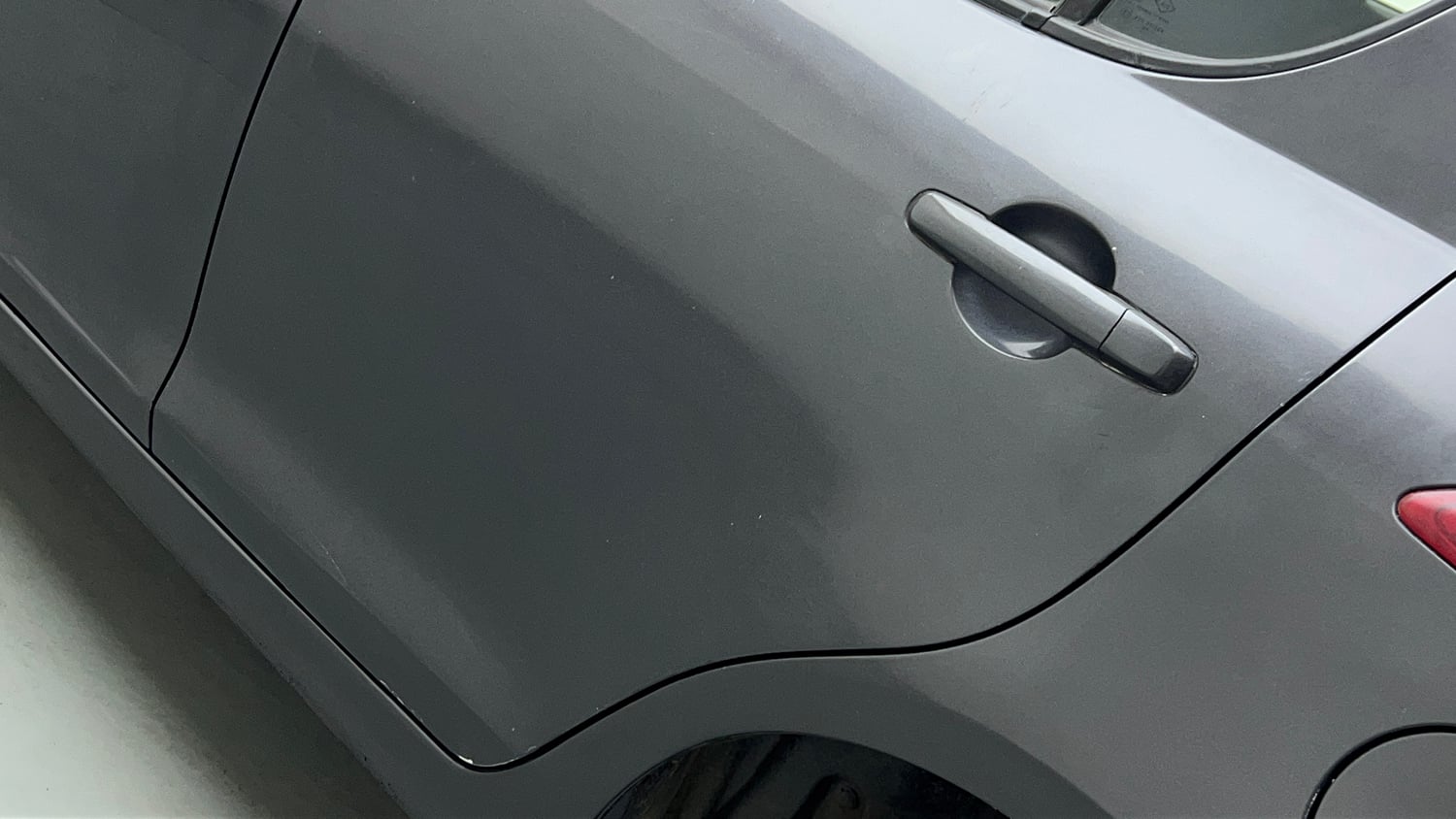 Used 2015 Maruti Suzuki Swift VXi Petrol Manual dents MINOR SCRATCH