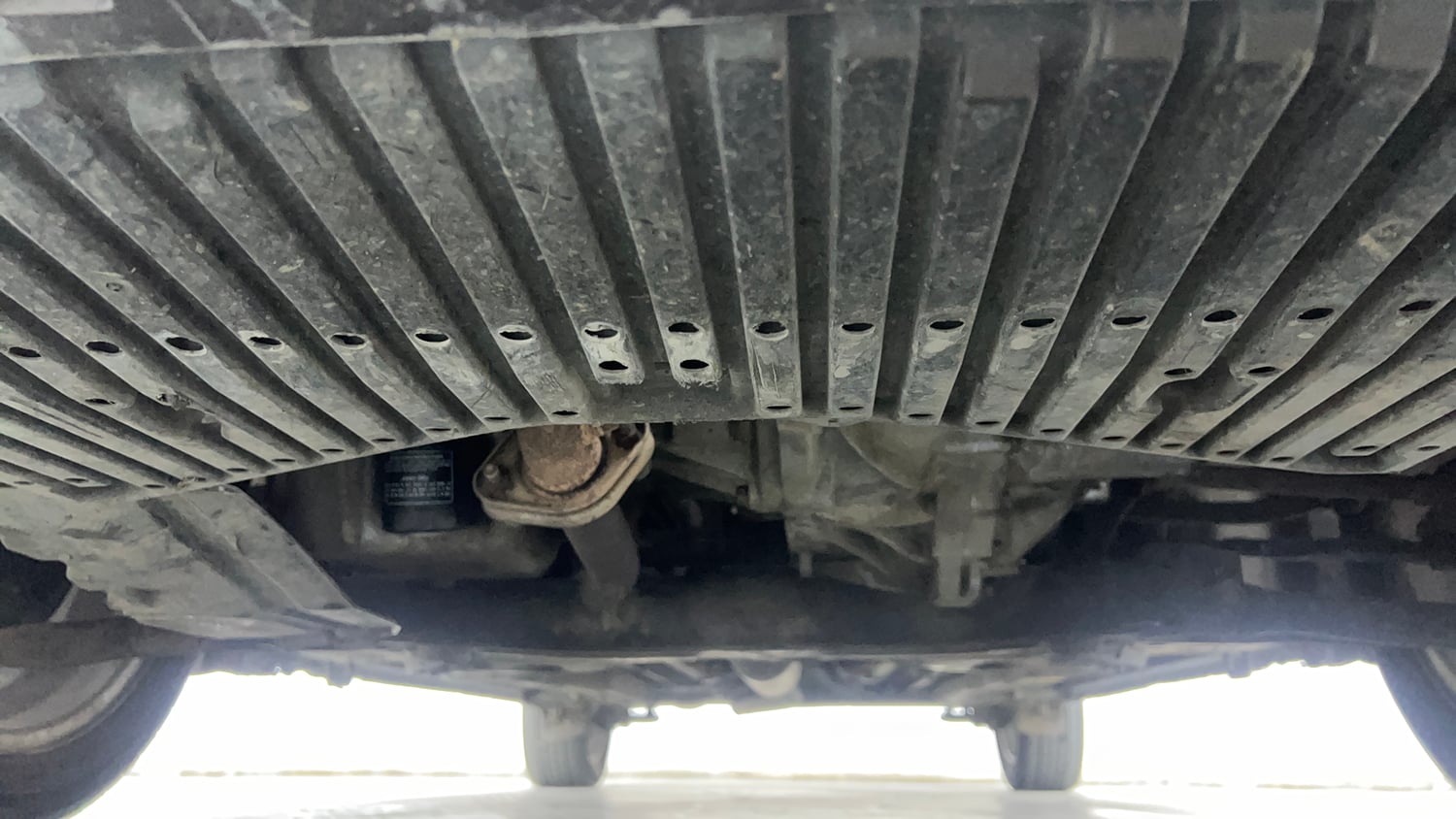 Used 2017 Maruti Suzuki Ciaz Alpha 1.4 MT Petrol Manual extra FRONT LEFT UNDERBODY VIEW