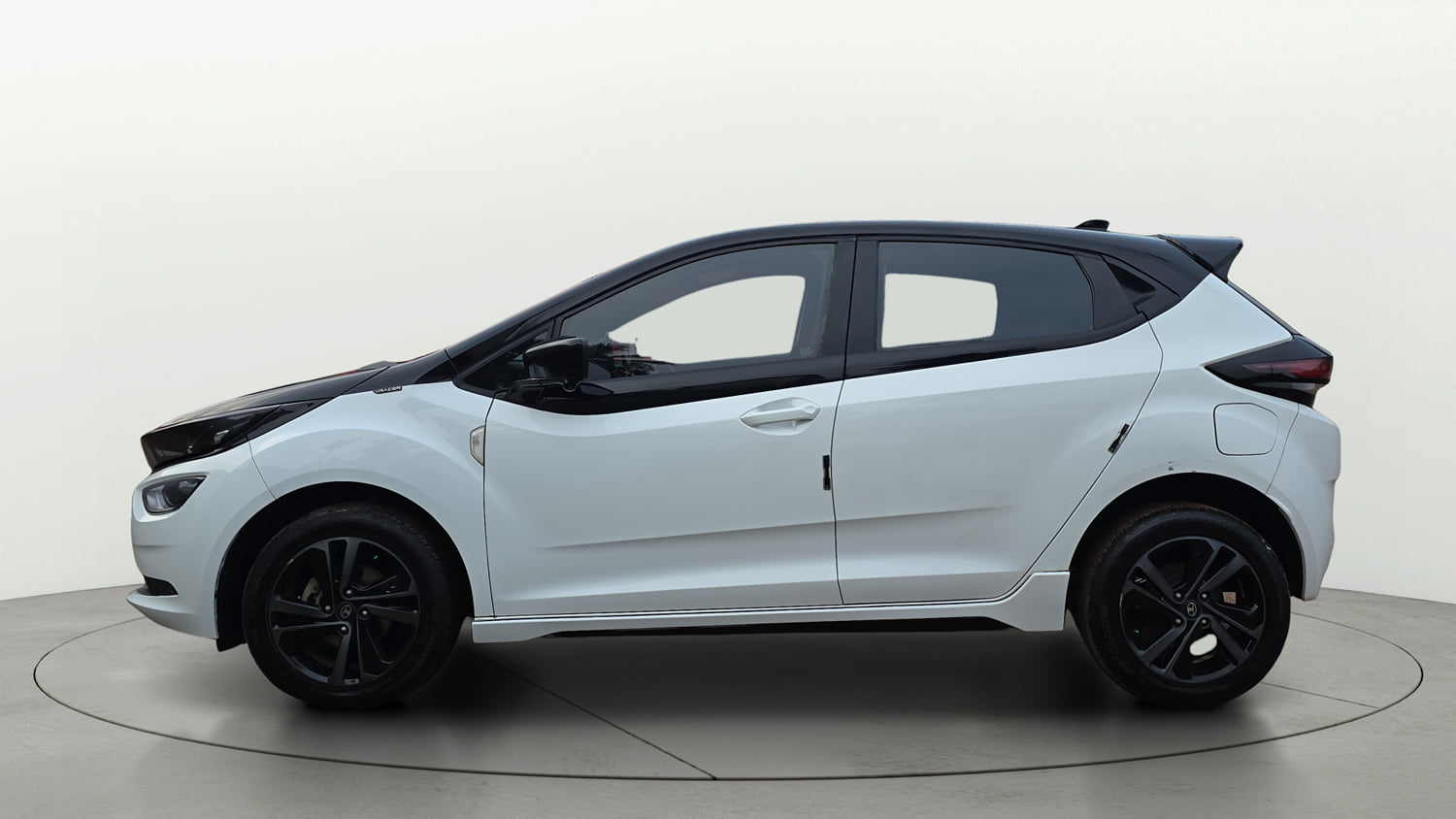 Used 2025 Tata Altroz Racer R2 Petrol Manual exterior LEFT SIDE VIEW