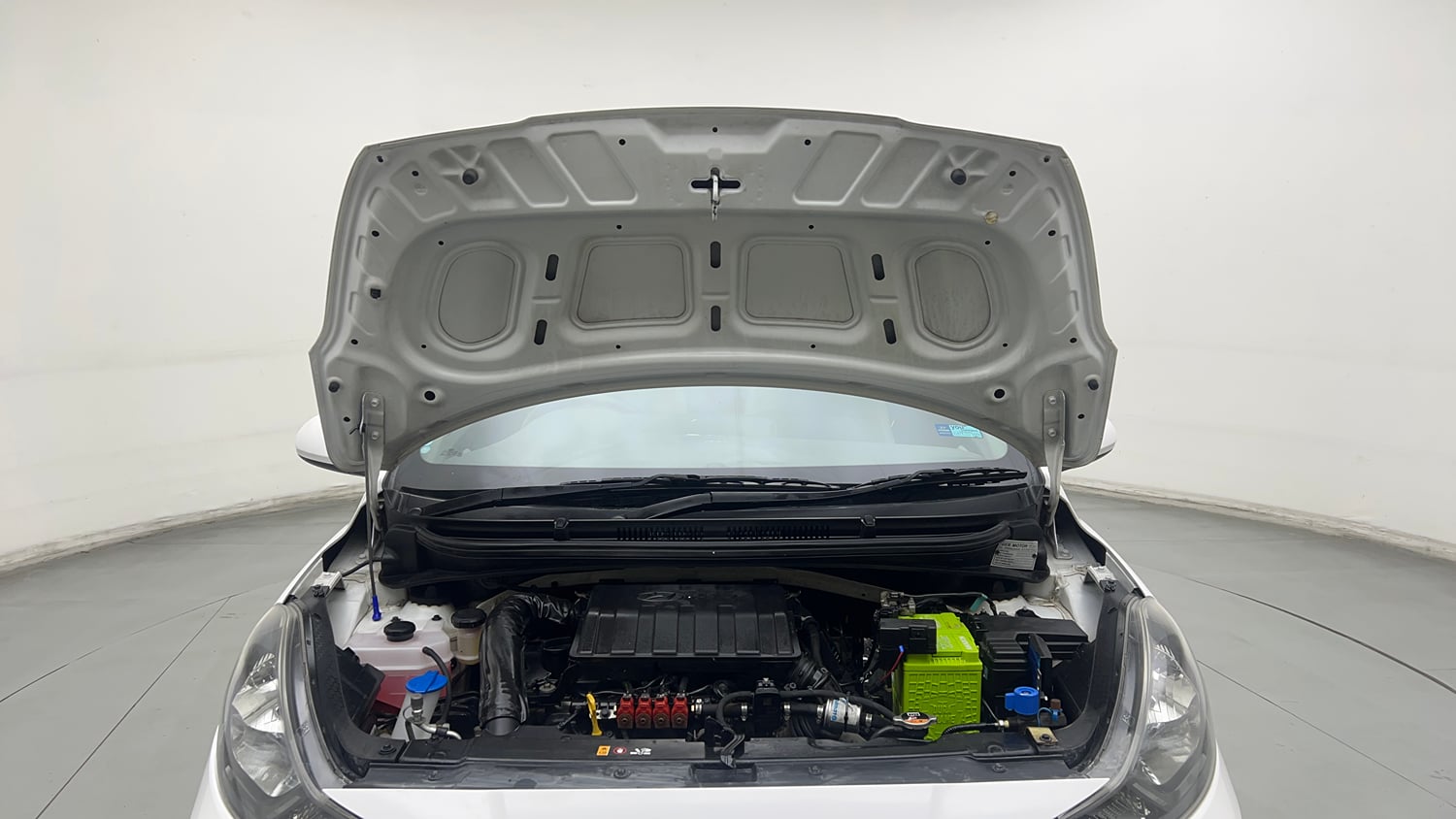 Used 2024 Hyundai Grand i10 Nios Magna 1.2 Kappa Petrol+CNG (Outside Fitted) Cng Manual engine ENGINE & BONNET OPEN FRONT VIEW