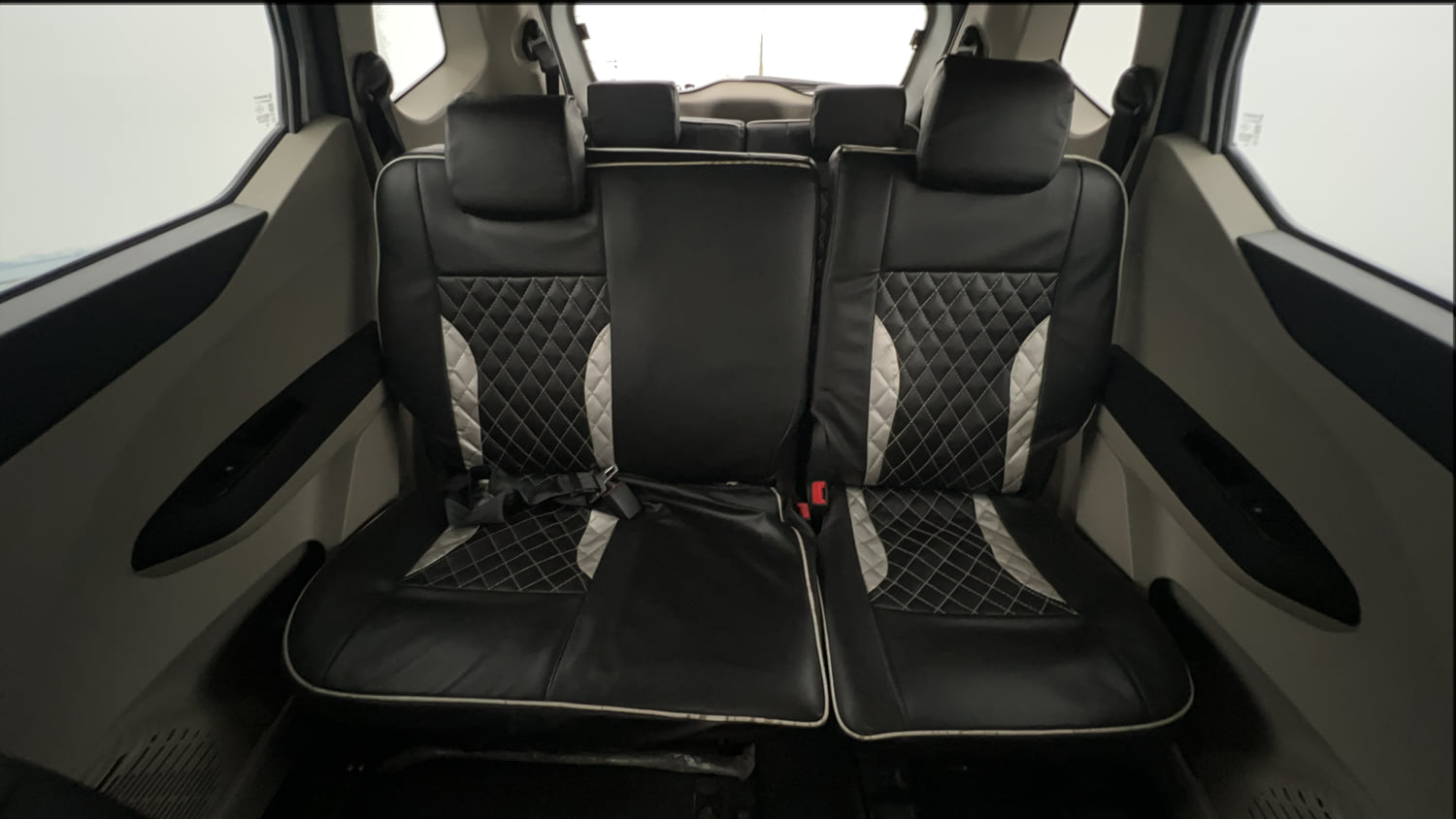 Used 2020 Renault Triber RXZ Petrol Manual interior REAR SEAT CONDITION VIEW