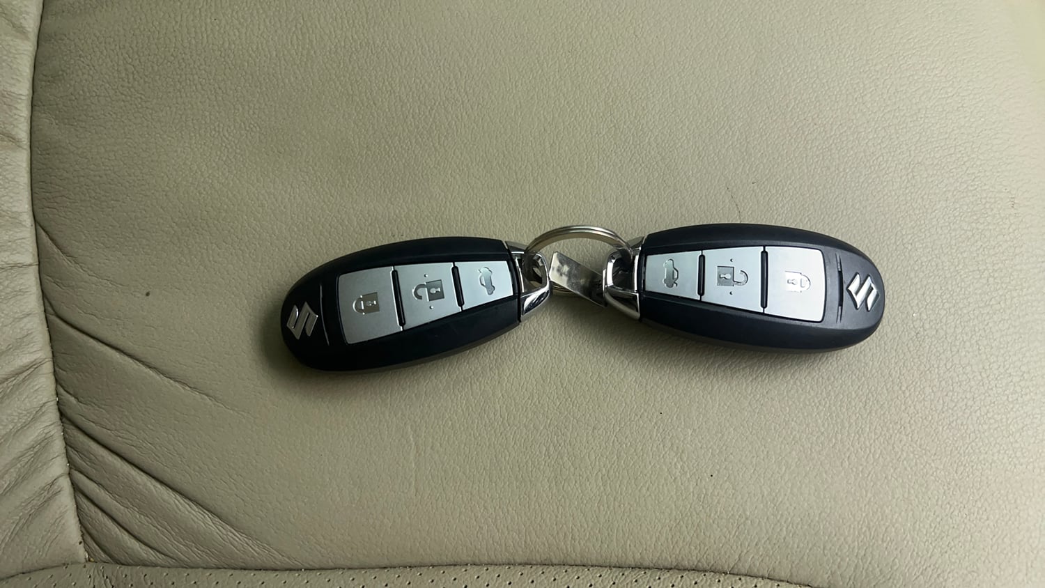 Used 2023 Maruti Suzuki Ciaz Alpha 1.5 Petrol Manual extra CAR KEY VIEW