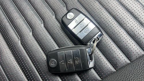 Used 2022 Kia Sonet GTX Plus 1.5 AT Diesel Automatic extra CAR KEY VIEW