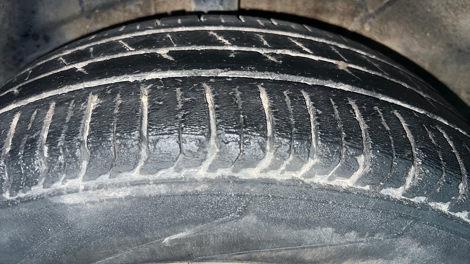 Used 2022 Tata Punch Pure MT Petrol + CNG(Outside Fitted) Cng Manual tyres RIGHT REAR TYRE TREAD VIEW