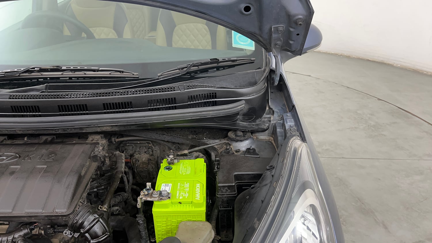 Used 2015 Hyundai Xcent SX 1.2 Petrol Manual engine ENGINE LEFT SIDE HINGE & APRON VIEW
