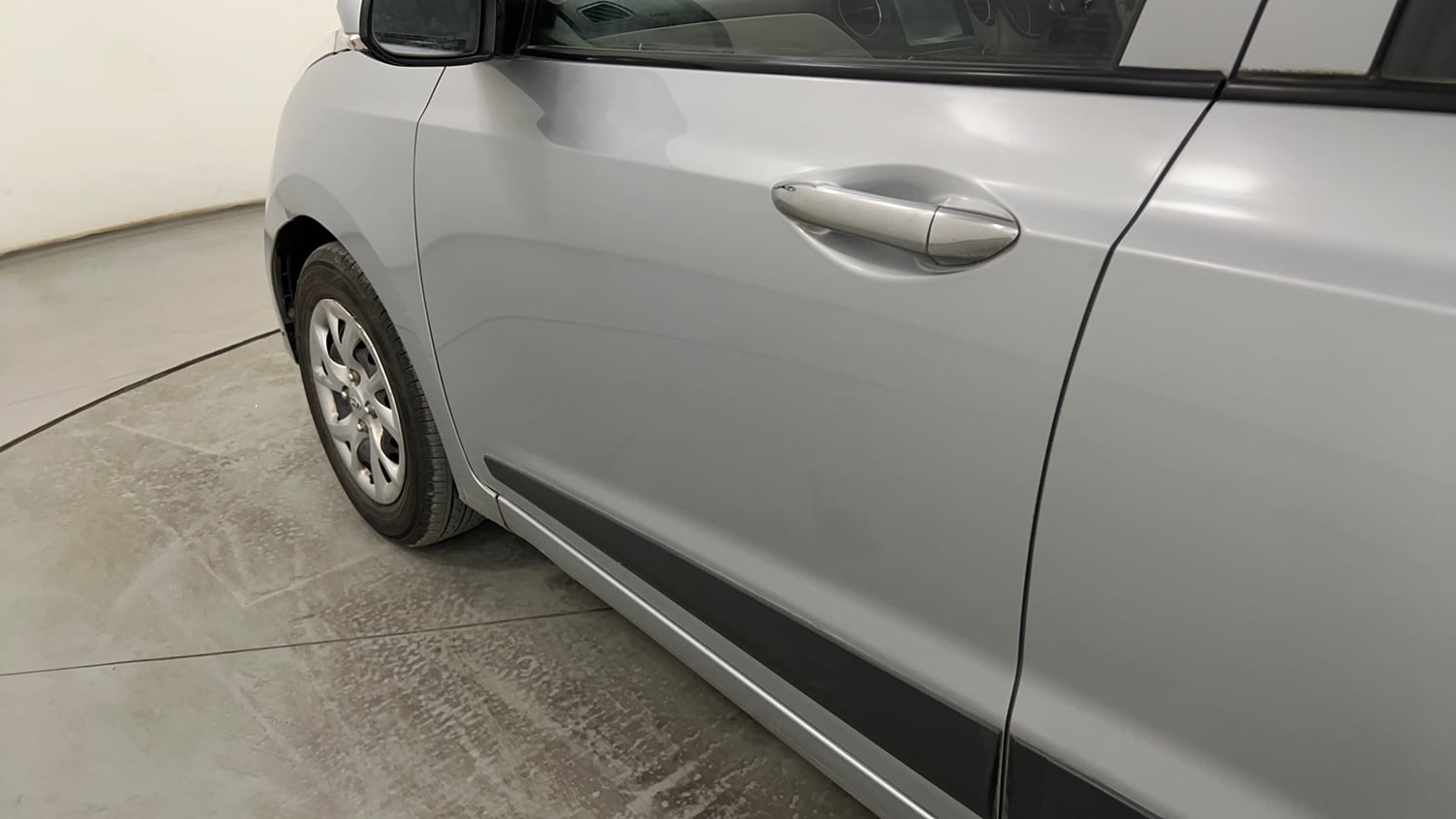 Used 2019 Hyundai Grand i10 Sportz 1.2 Kappa VTVT CNG (Outside Fitted) Cng Manual dents MINOR SCRATCH