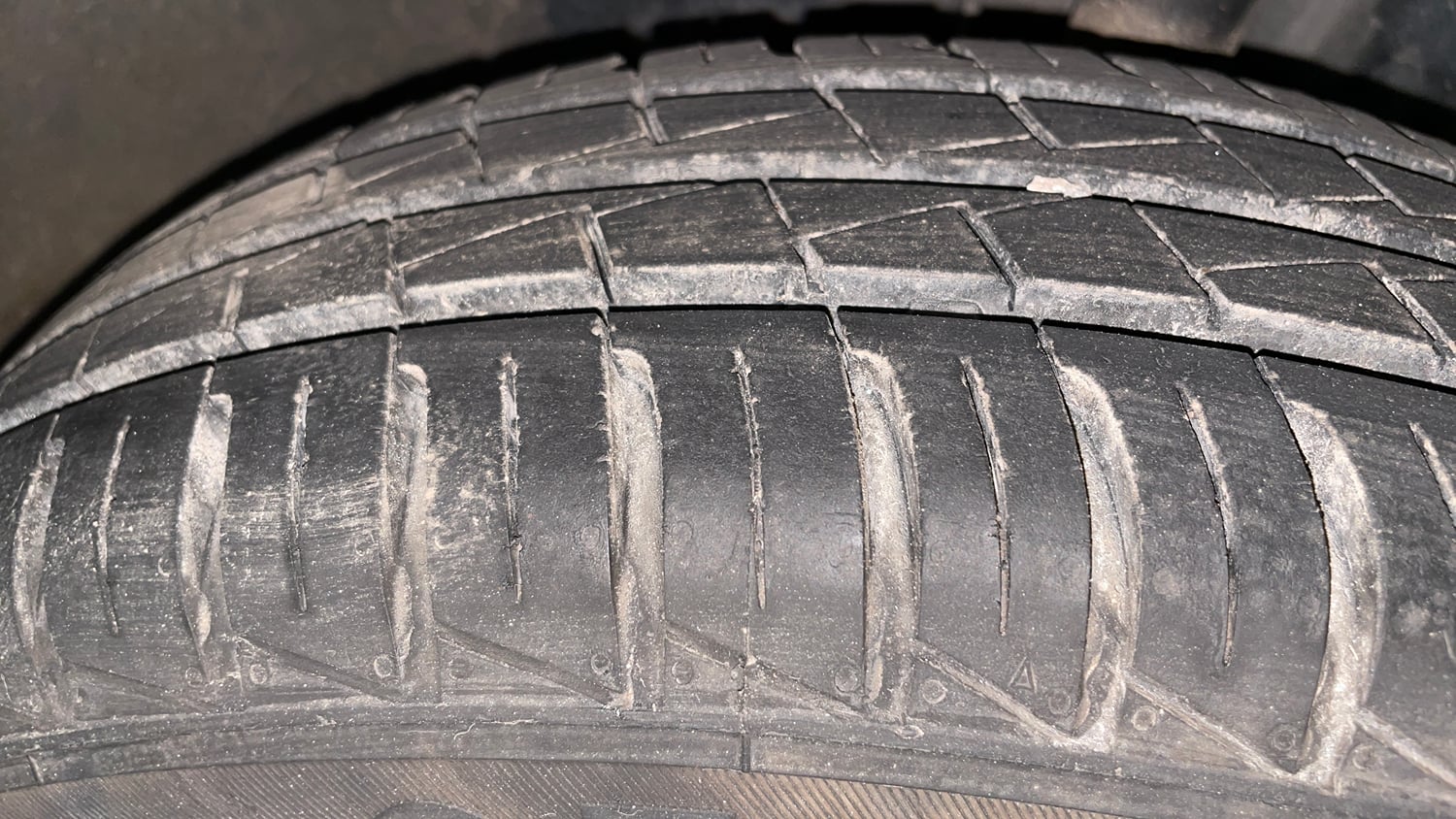 Used 2024 Renault Kwid RXT 1.0L Petrol Manual tyres RIGHT FRONT TYRE TREAD VIEW