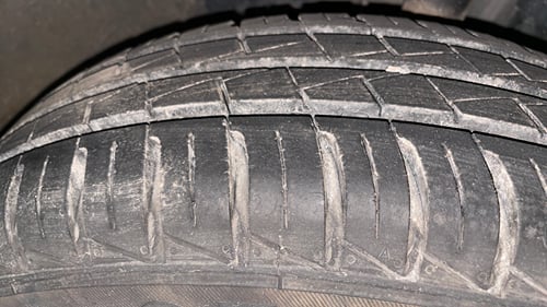 Used 2024 Renault Kwid RXT 1.0L Petrol Manual tyres RIGHT FRONT TYRE TREAD VIEW