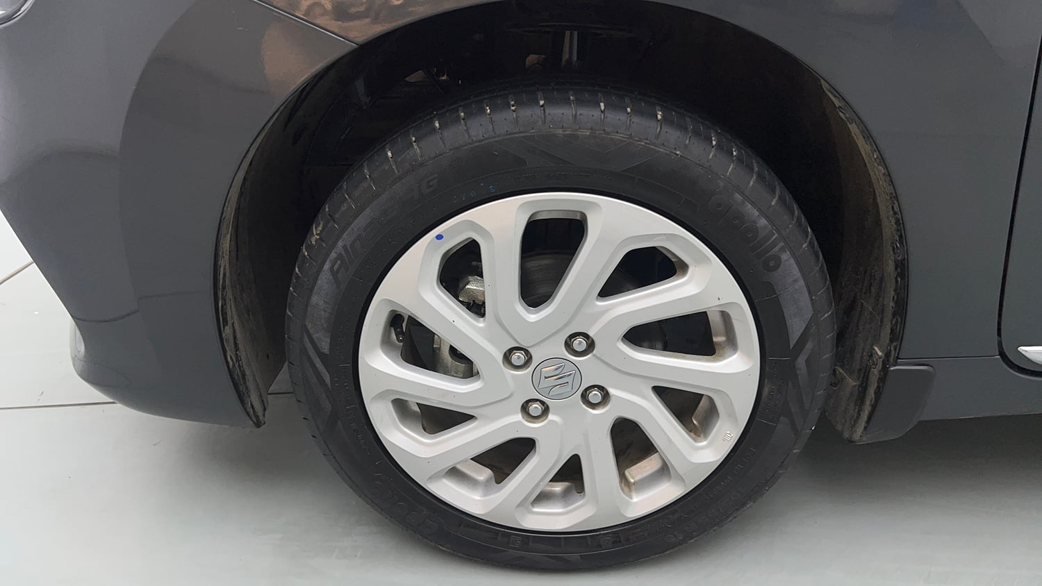 Used 2025 Maruti Suzuki Baleno Zeta MT Petrol Manual tyres LEFT FRONT TYRE RIM VIEW