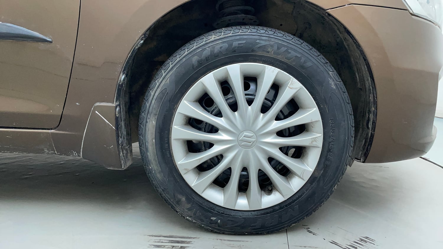 Used 2017 Maruti Suzuki Ciaz VXi Petrol Manual tyres RIGHT FRONT TYRE RIM VIEW