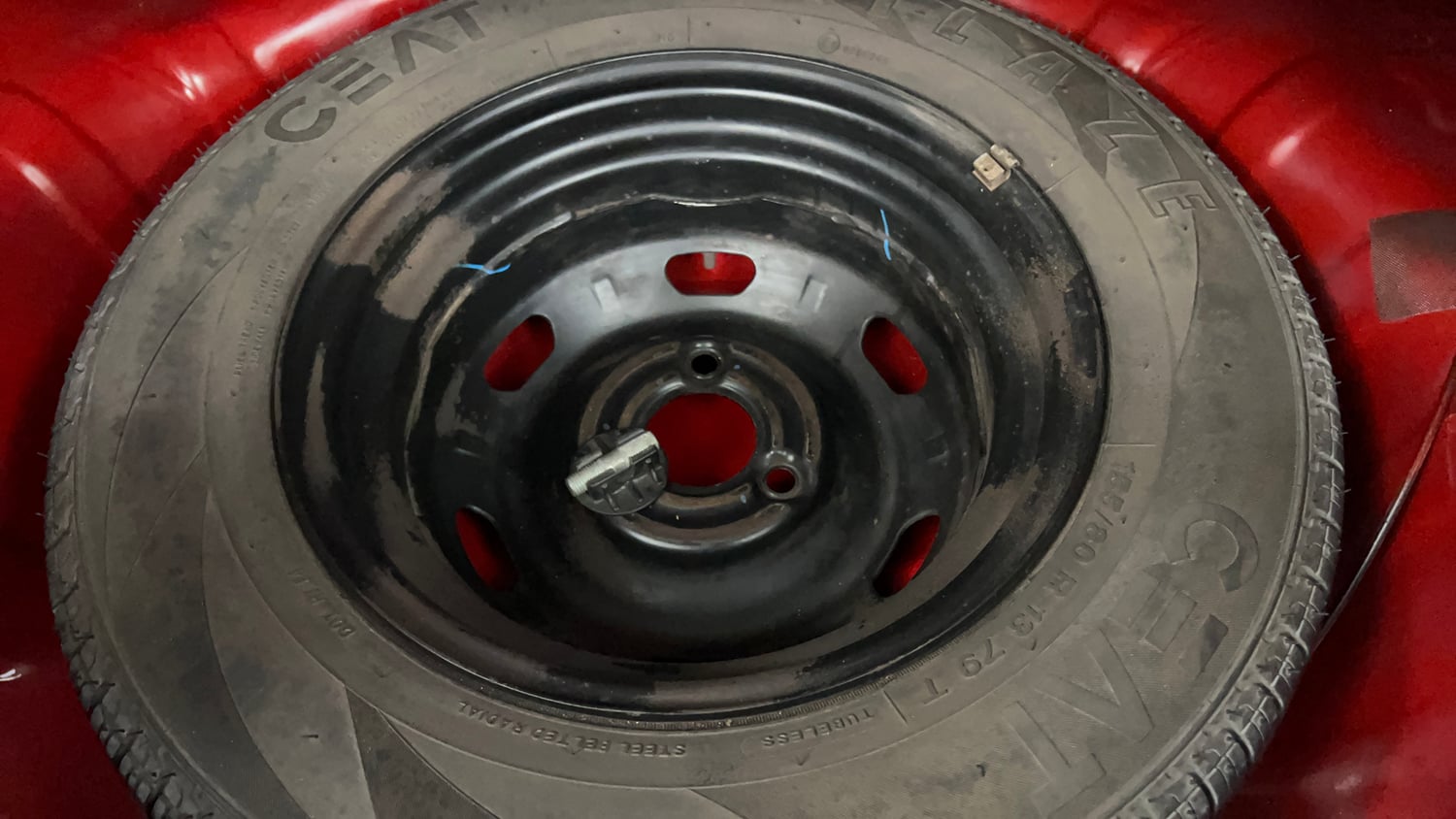 Used 2016 Renault Kwid RXT Petrol Manual tyres SPARE TYRE VIEW