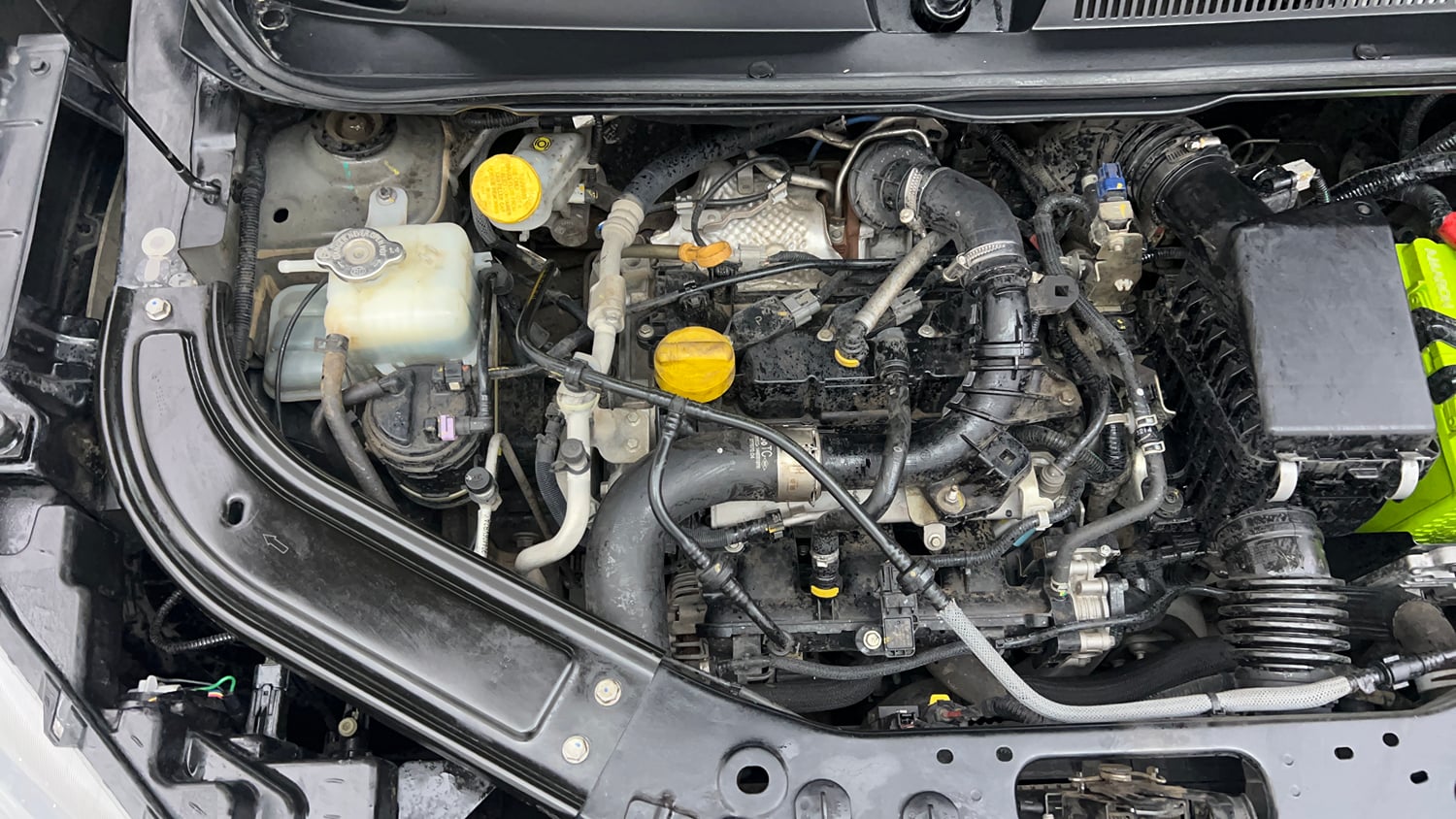 Used 2023 Renault Kiger RXZ Turbo CVT Petrol Automatic engine ENGINE RIGHT SIDE VIEW