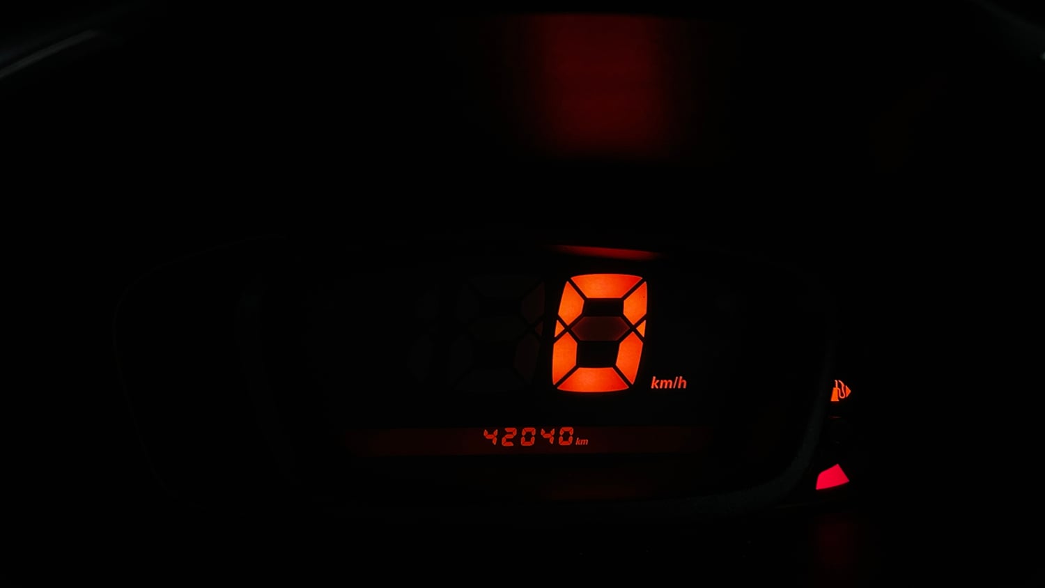 Used 2017 Renault Kwid 1.0 RXT Petrol Manual interior CLUSTERMETER VIEW