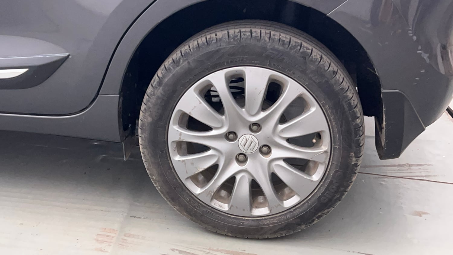 Used 2018 Maruti Suzuki Baleno Zeta 1.2 AT Petrol Automatic tyres LEFT REAR TYRE RIM VIEW