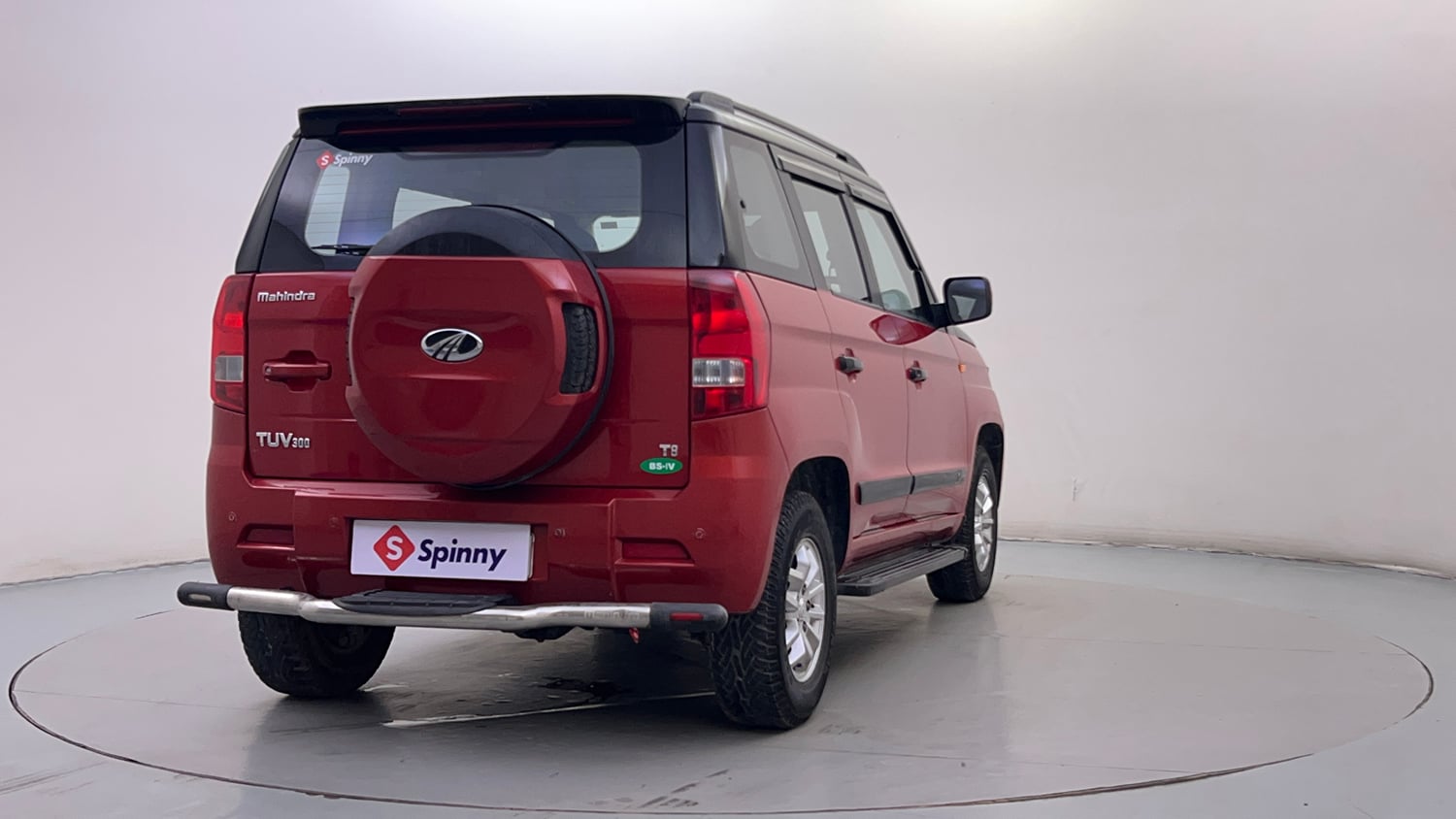 Used 2016 Mahindra TUV300 T8 Diesel Manual exterior RIGHT REAR CORNER VIEW